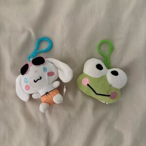 Cute Plush Keychains - Cinnamon Roll & Keroppi.